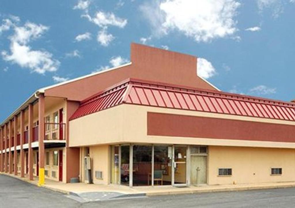 Econo Lodge Northeast Reading Exterior photo